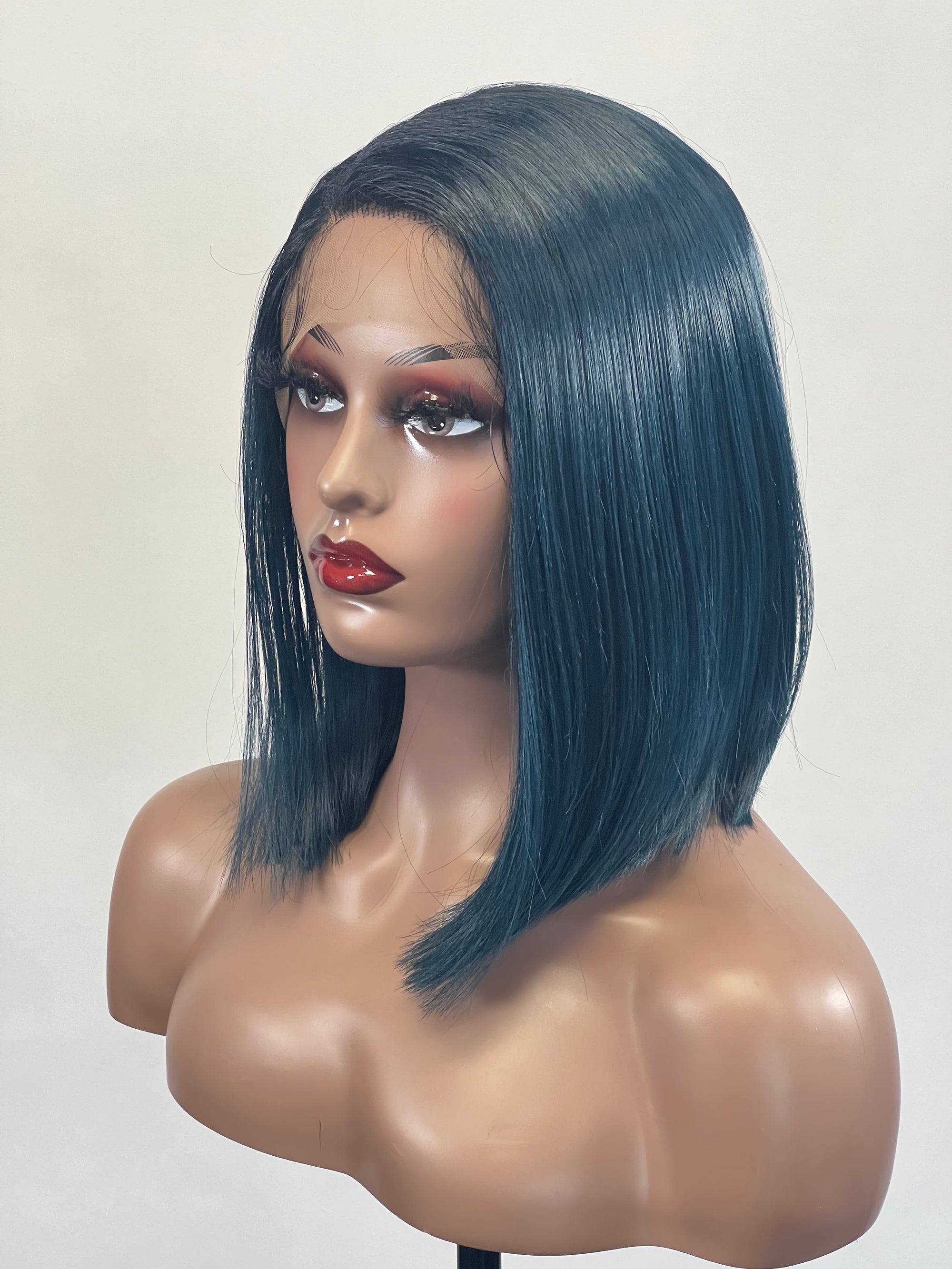 CHYNA perruque lace front en semi naturel.